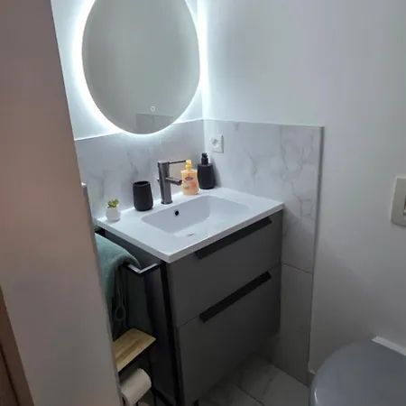 Cosy Entierement Renove - Centre Historique Apartmán *